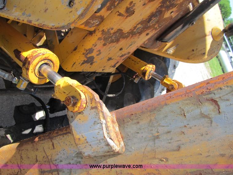 image for item 8997 John Deere 480BD forklift