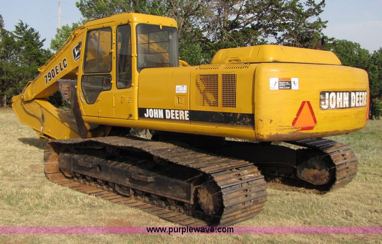 image for item A4700 1997 John Deere 790E LC excavator