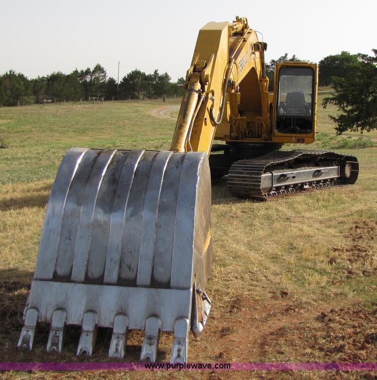 image for item A4700 1997 John Deere 790E LC excavator