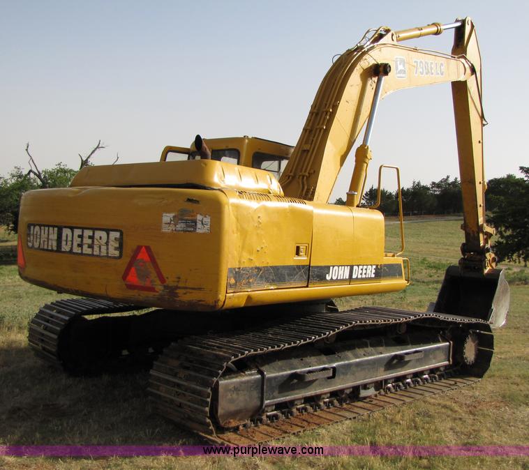 image for item A4700 1997 John Deere 790E LC excavator