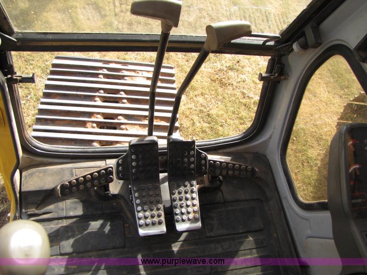 image for item A4700 1997 John Deere 790E LC excavator