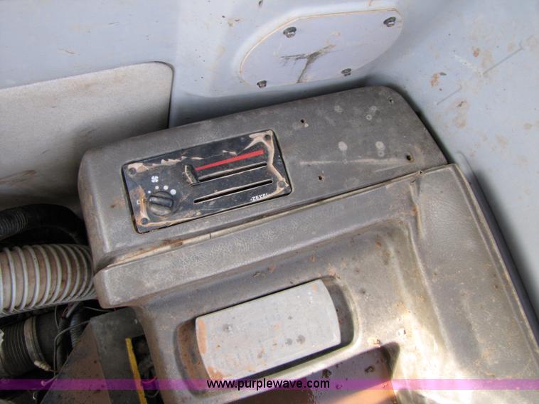 image for item A4700 1997 John Deere 790E LC excavator