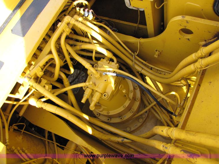 image for item A4700 1997 John Deere 790E LC excavator