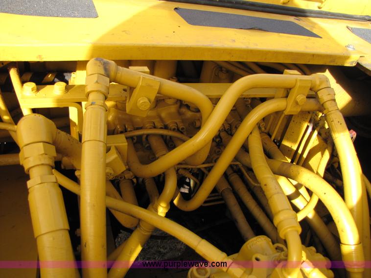 image for item A4700 1997 John Deere 790E LC excavator