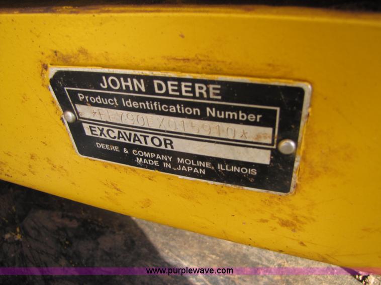 image for item A4700 1997 John Deere 790E LC excavator
