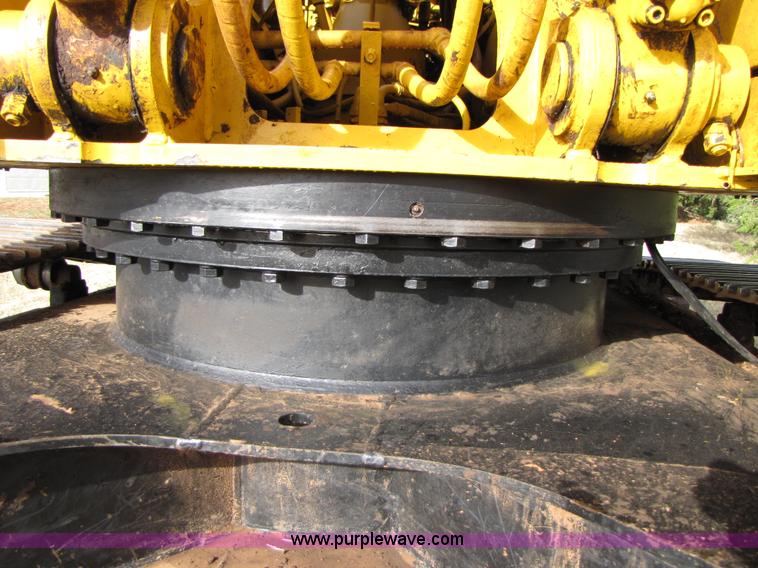 image for item A4700 1997 John Deere 790E LC excavator