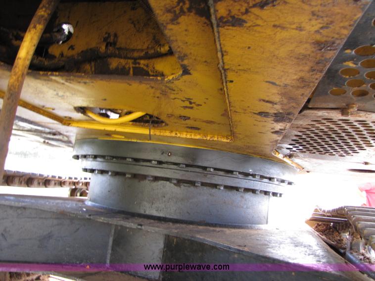 image for item A4700 1997 John Deere 790E LC excavator