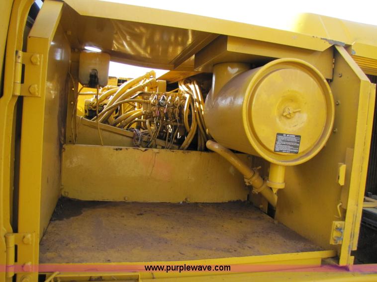 image for item A4700 1997 John Deere 790E LC excavator