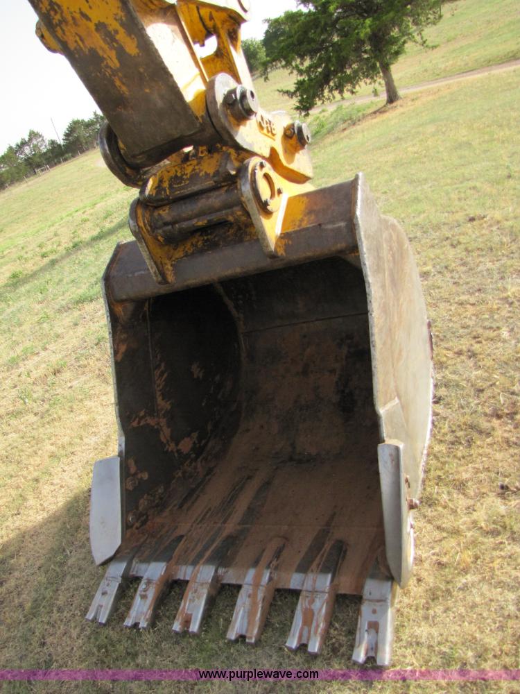 image for item A4700 1997 John Deere 790E LC excavator