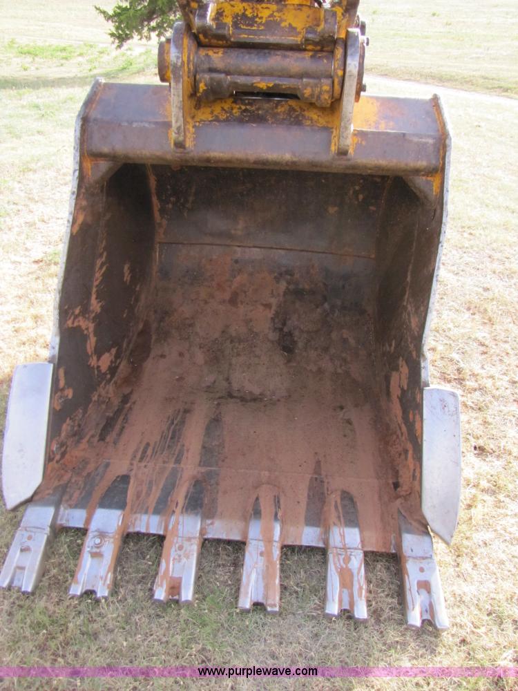 image for item A4700 1997 John Deere 790E LC excavator