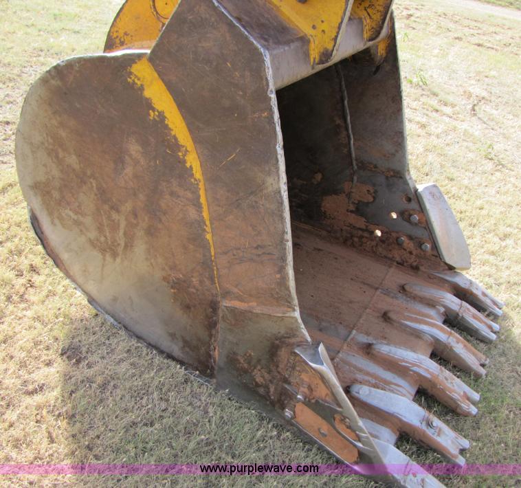 image for item A4700 1997 John Deere 790E LC excavator