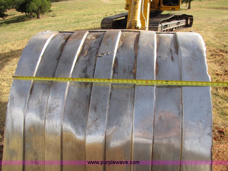 image for item A4700 1997 John Deere 790E LC excavator