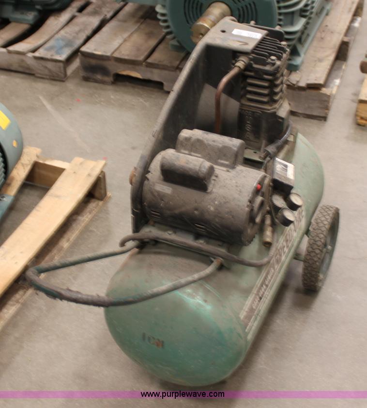 image for item 6160 Speedaire 20 gallon air compressor