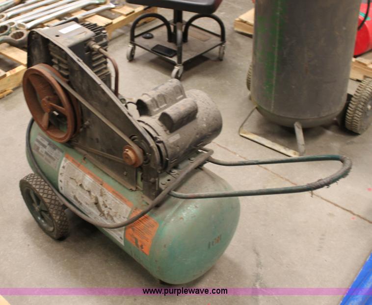 image for item 6160 Speedaire 20 gallon air compressor