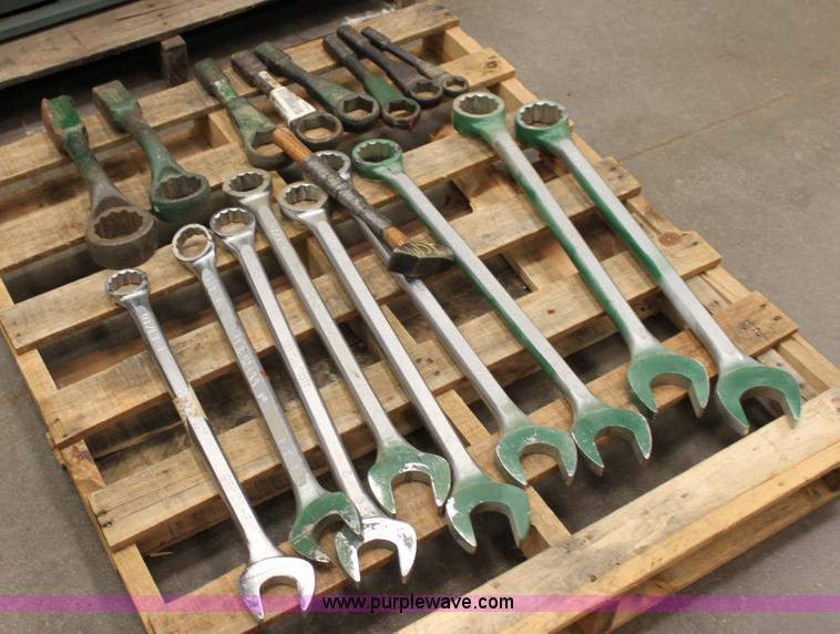 image for item 6172 Assorted wrenches