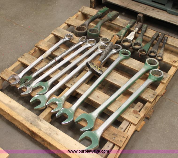 image for item 6172 Assorted wrenches