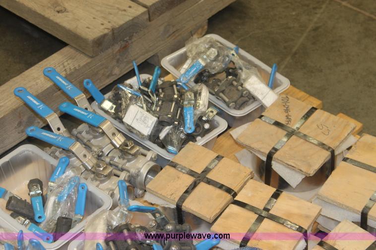 image for item 6192 Assorted valves