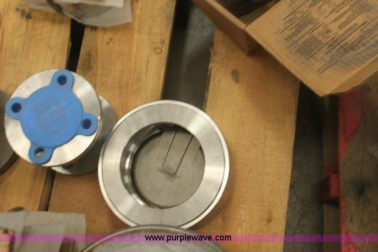 image for item 6239 Assorted valves