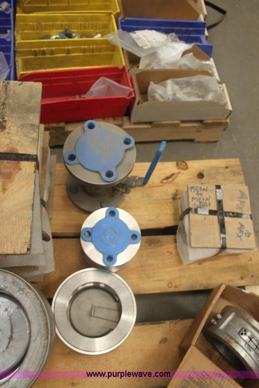 image for item 6239 Assorted valves