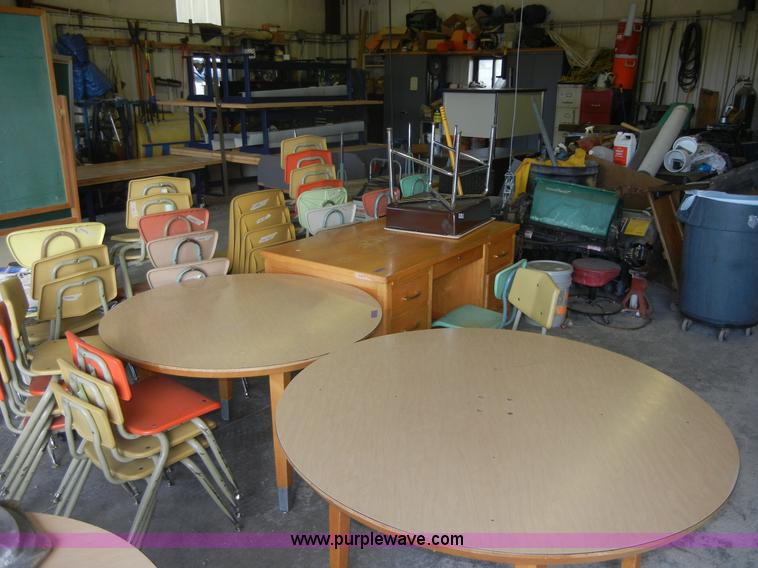 image for item 2421 Assortment of tables and chairs