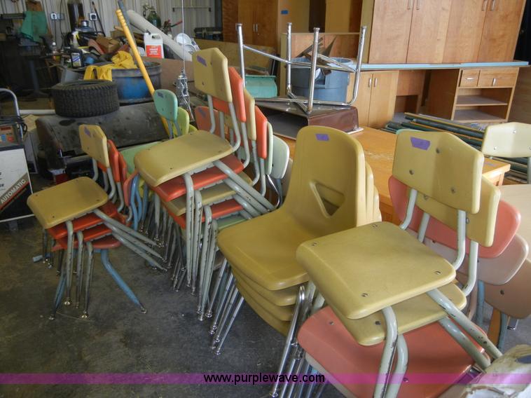 image for item 2421 Assortment of tables and chairs