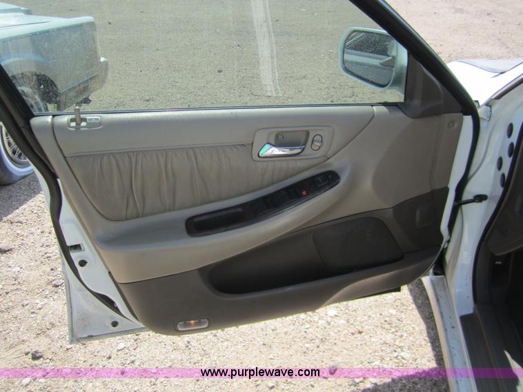 image for item 3182 1998 Honda Accord EX