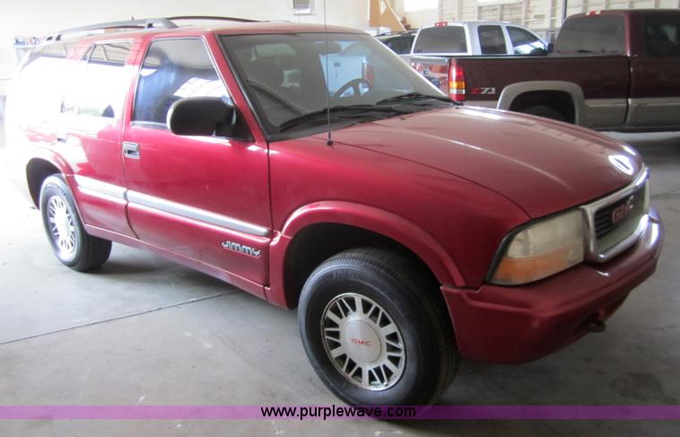 image for item 3416 2000 GMC Jimmy SLE SUV