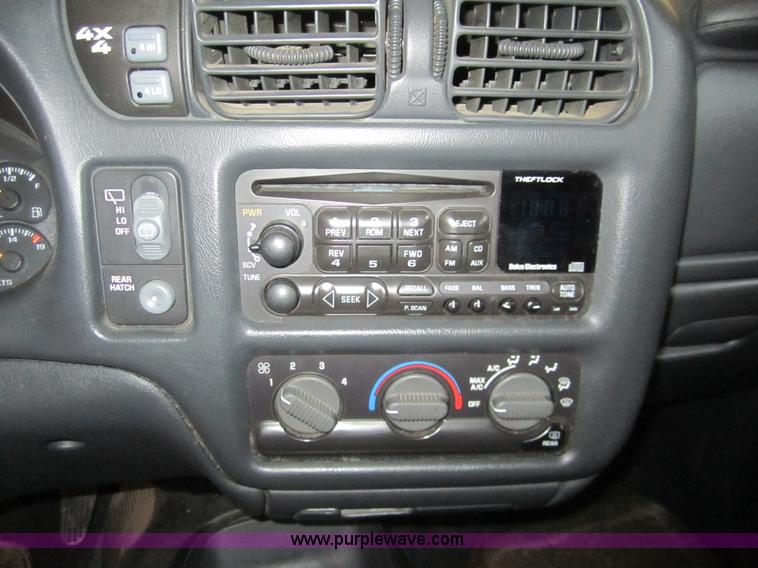 image for item 3416 2000 GMC Jimmy SLE SUV