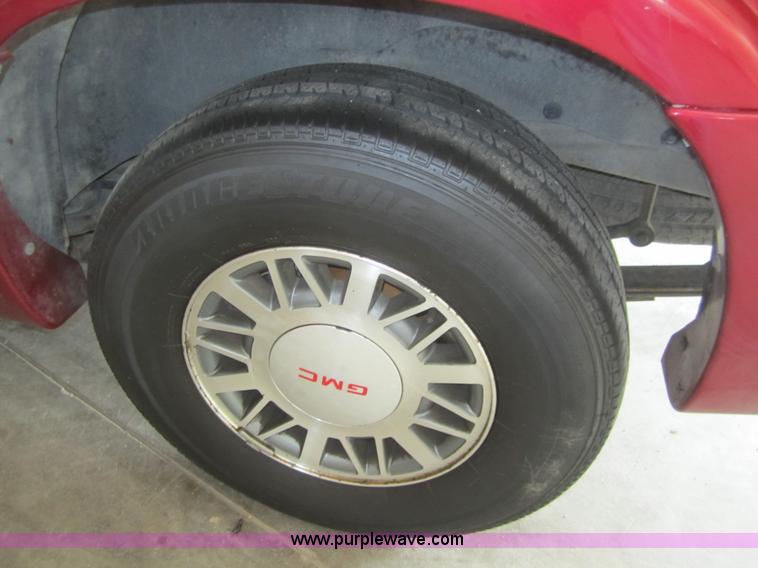 image for item 3416 2000 GMC Jimmy SLE SUV