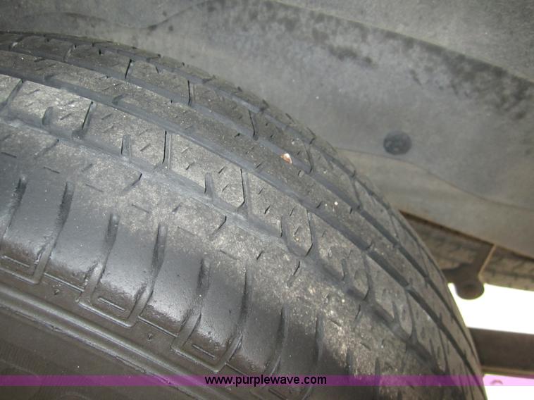 image for item 3416 2000 GMC Jimmy SLE SUV