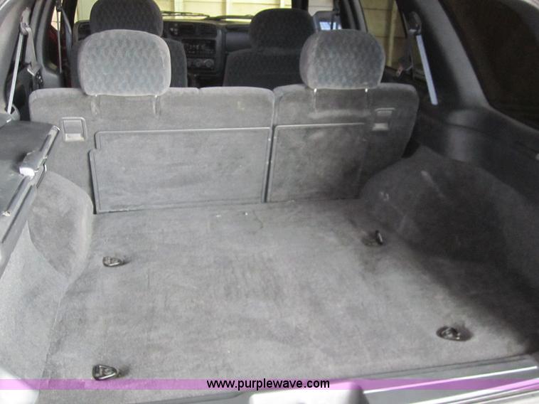 image for item 3416 2000 GMC Jimmy SLE SUV