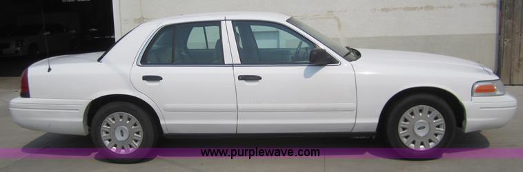 image for item 3418 2005 Ford Crown Victoria Police Interceptor