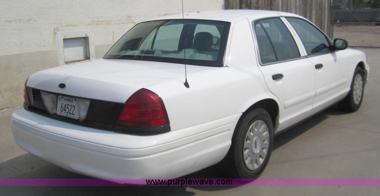 image for item 3418 2005 Ford Crown Victoria Police Interceptor