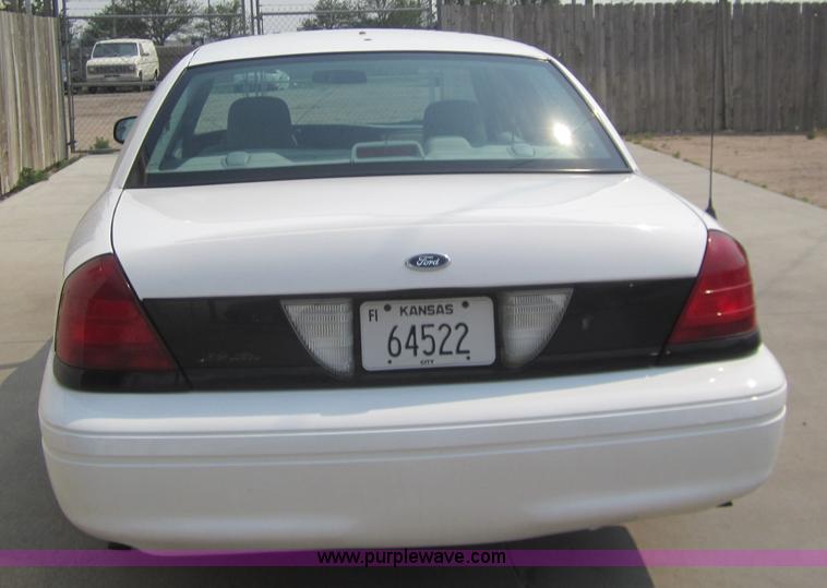 image for item 3418 2005 Ford Crown Victoria Police Interceptor