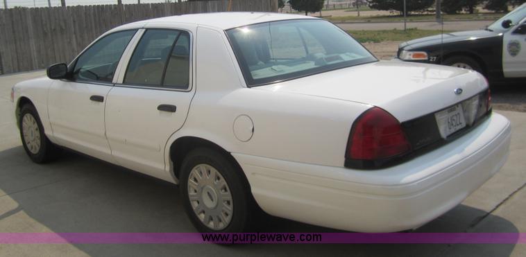 image for item 3418 2005 Ford Crown Victoria Police Interceptor