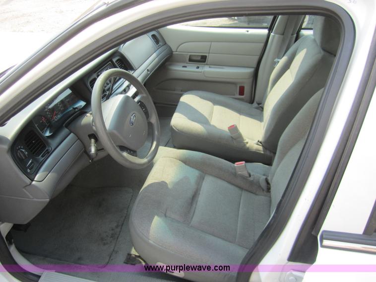 image for item 3418 2005 Ford Crown Victoria Police Interceptor
