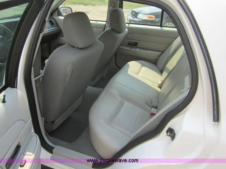 image for item 3418 2005 Ford Crown Victoria Police Interceptor