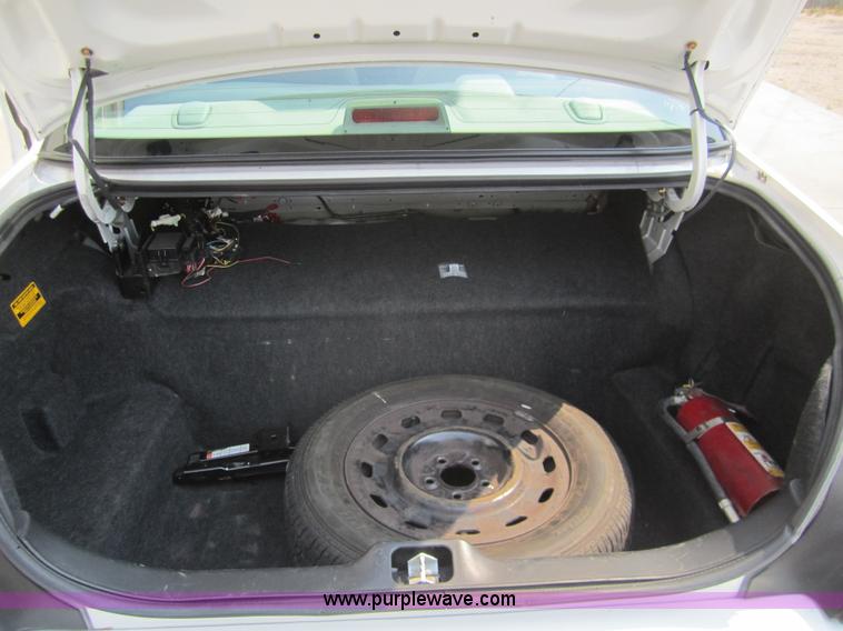 image for item 3418 2005 Ford Crown Victoria Police Interceptor