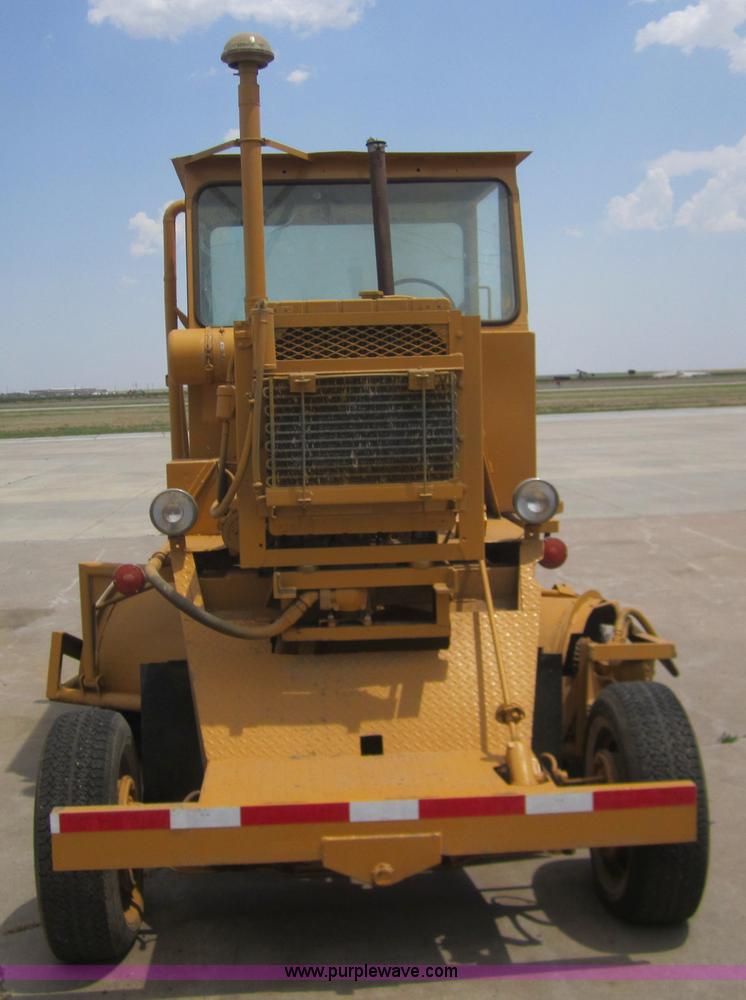 image for item 3440 Self propelled street sweeper