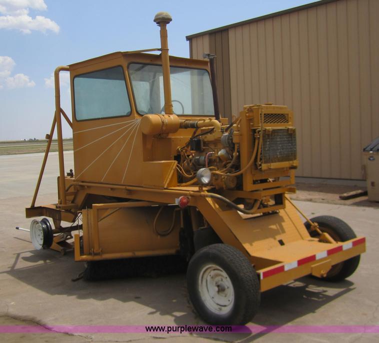 image for item 3440 Self propelled street sweeper