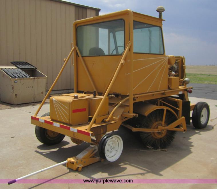 image for item 3440 Self propelled street sweeper