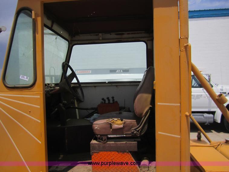 image for item 3440 Self propelled street sweeper