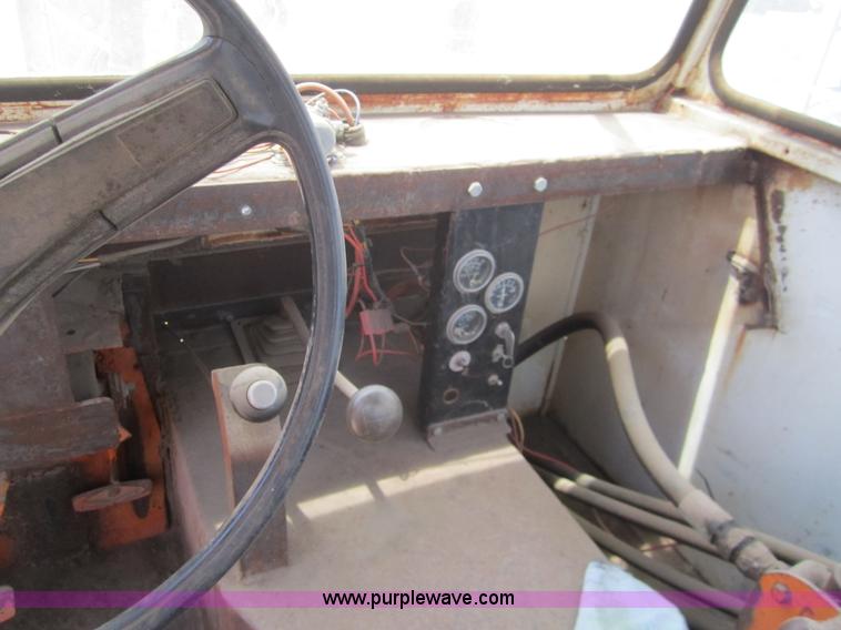 image for item 3440 Self propelled street sweeper