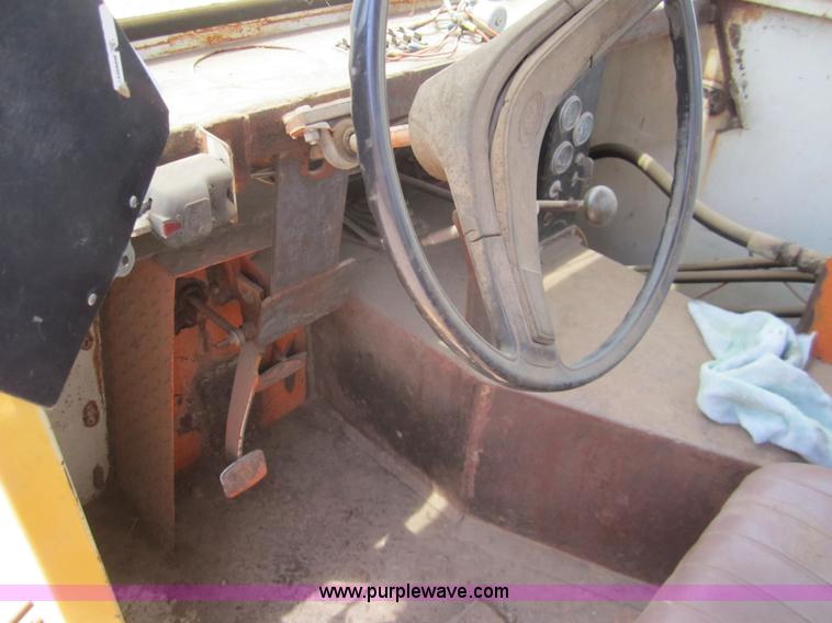 image for item 3440 Self propelled street sweeper