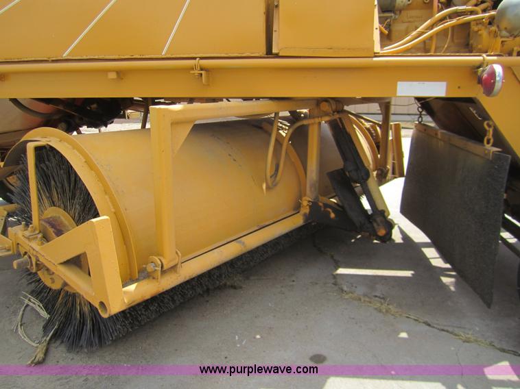 image for item 3440 Self propelled street sweeper