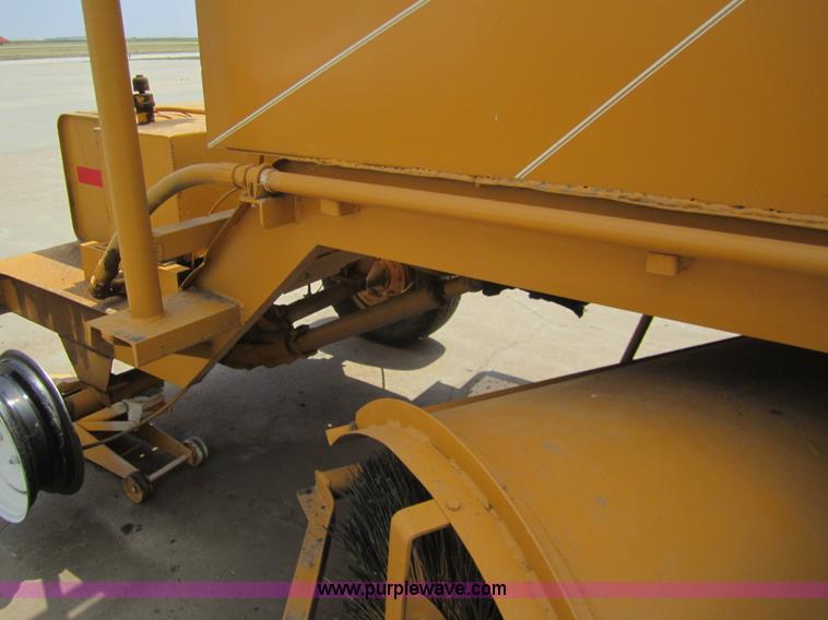 image for item 3440 Self propelled street sweeper