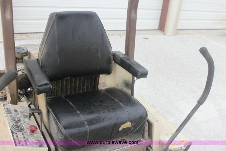 image for item 6323 Grasshopper 725 lawn mower