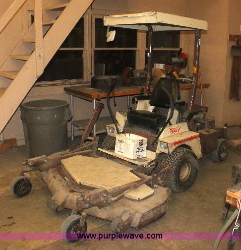 image for item 6325 Grasshopper 725 lawn mower