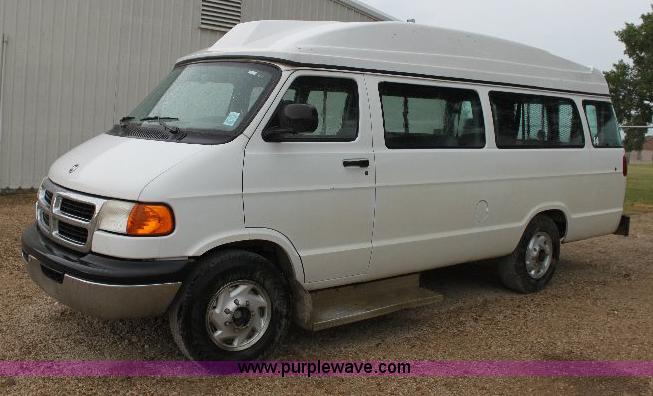 image for item 6326 1999 Dodge B3500 Ram Wagon van
