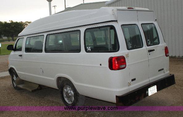 image for item 6326 1999 Dodge B3500 Ram Wagon van